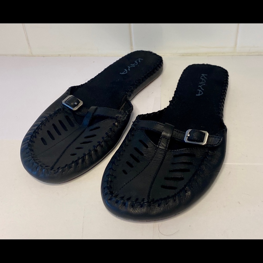 Black cutout detail flats size 6